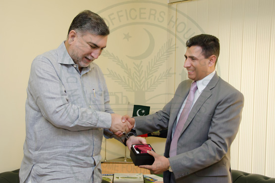 COMMISSIONER KARACHI CALLS ON ADMINISTRATOR DHA